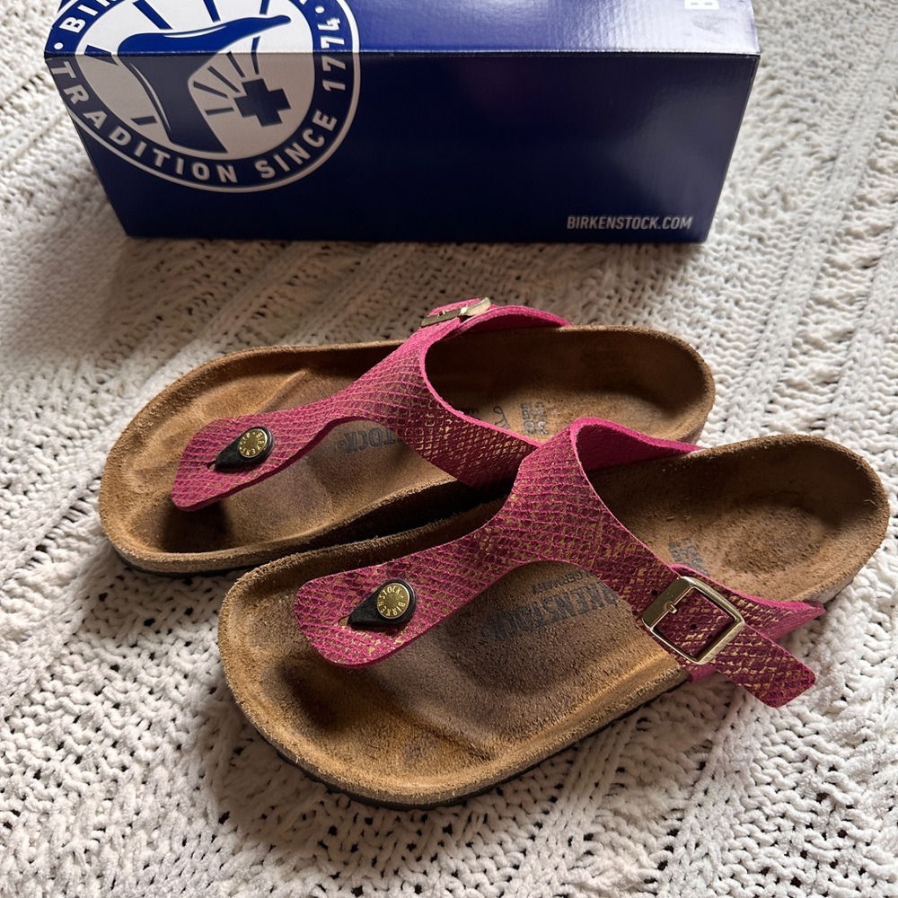 Birkenstock Gizeh Dark
Fuchsia women's 38 (7 - 7.5)